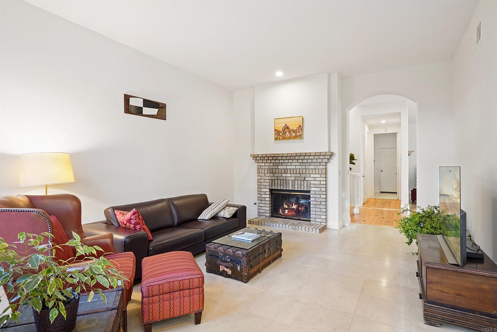 9735 Claiborne Square La Jolla, CA 92037 - Photo 19 of 60