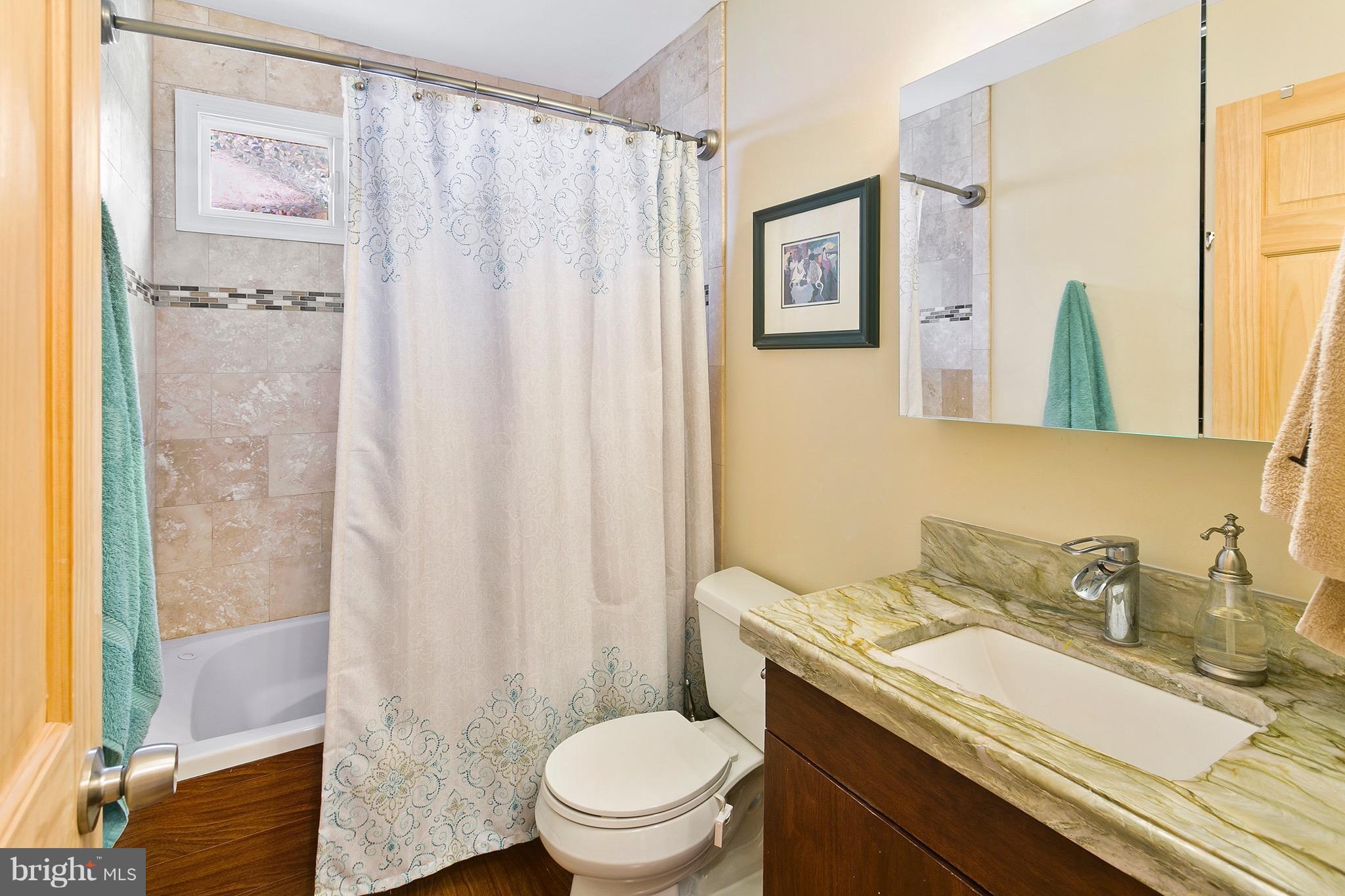 6935 Weston Road Falls Church, VA 22042 - Photo 14 of 25 Bath