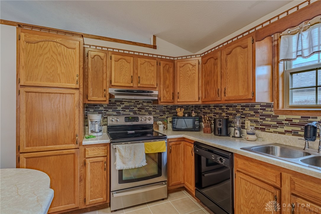 526 West Hoewisher Road Sidney, OH 45365 - Photo 19 of 34