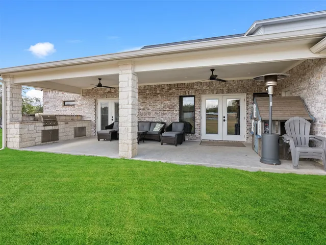 $797,500 | 1205 North N Avenue, Shiner, TX 77984