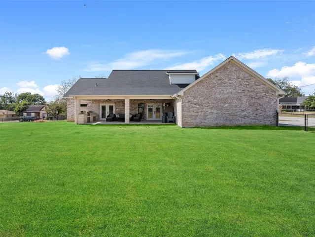 $797,500 | 1205 North N Avenue, Shiner, TX 77984