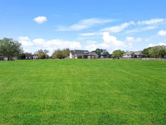 $797,500 | 1205 North N Avenue, Shiner, TX 77984