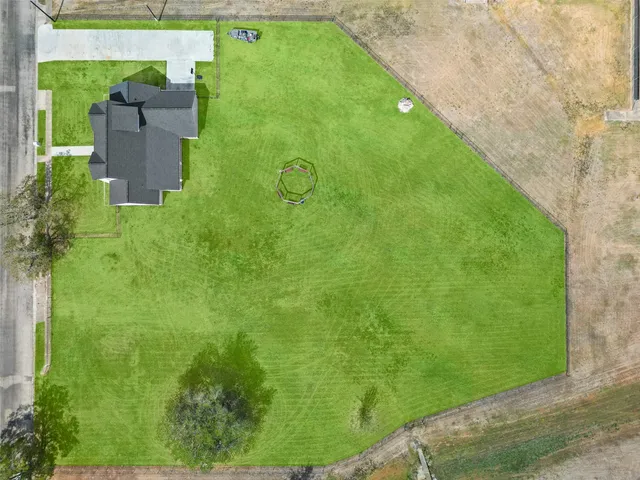 $797,500 | 1205 North N Avenue, Shiner, TX 77984