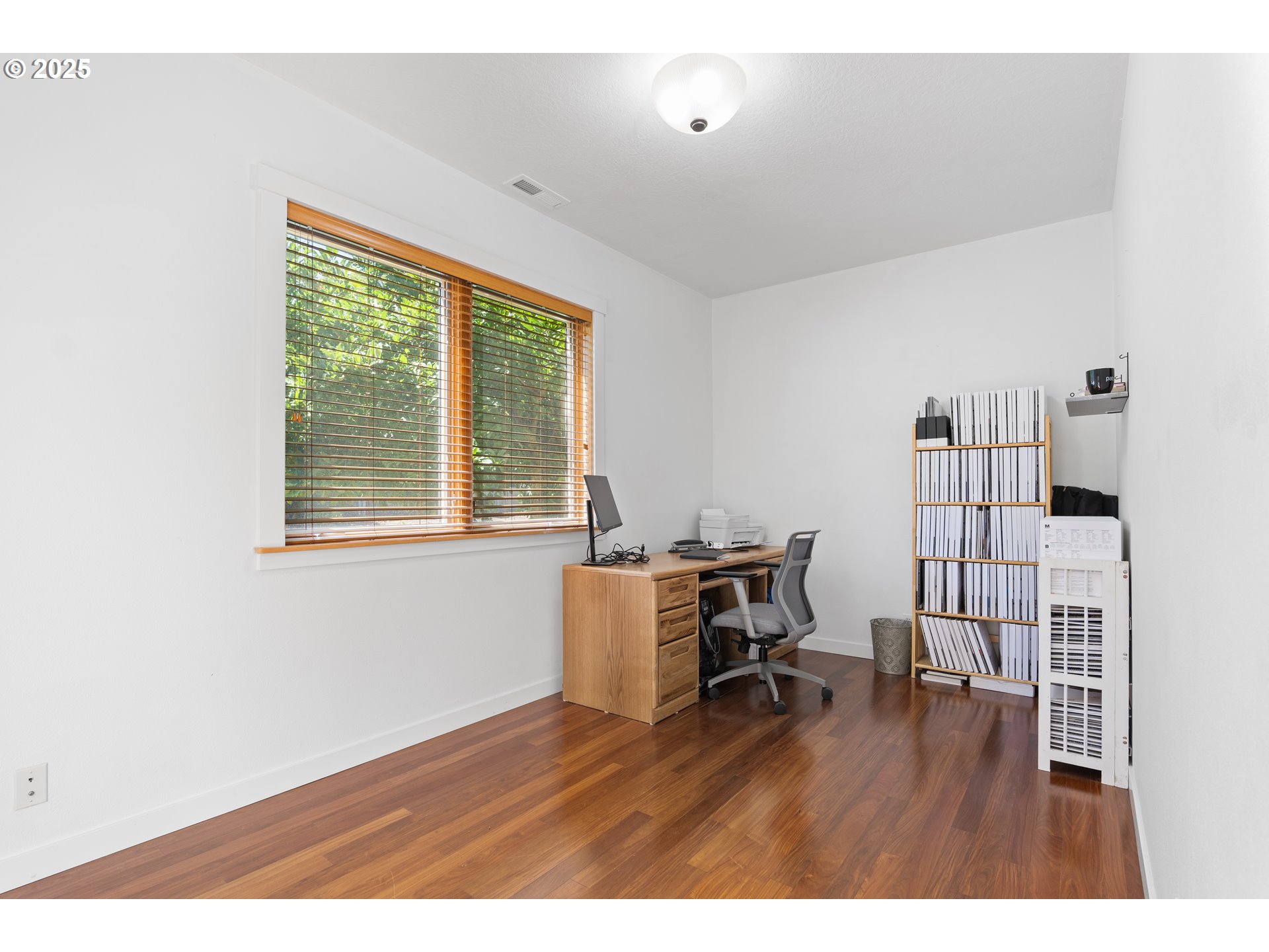 1425 Perdue Loop Eugene, OR 97401 - Photo 18 of 42 Gallery Image 18