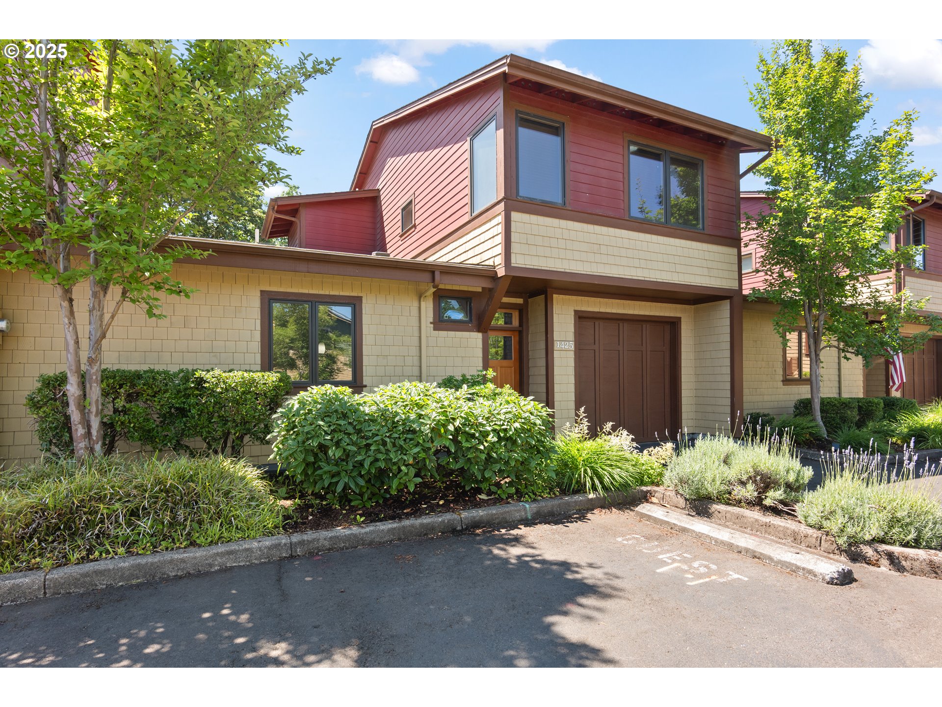 1425 Perdue Loop Eugene, OR 97401 - Photo 3 of 42 Gallery Image 3