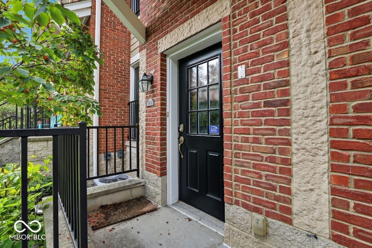 1066 Reserve Way Indianapolis, IN 46220 - Photo 2 of 50