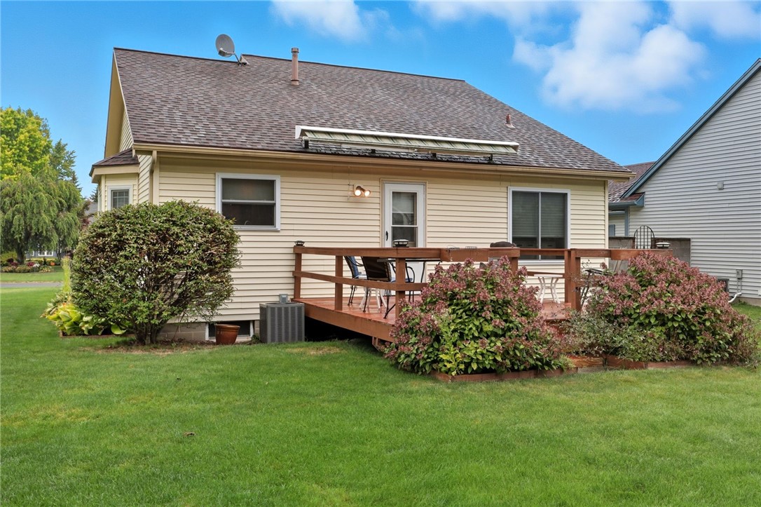 107 Cranbrook Terrace Webster, NY 14580 - Photo 25 of 28 Exterior back