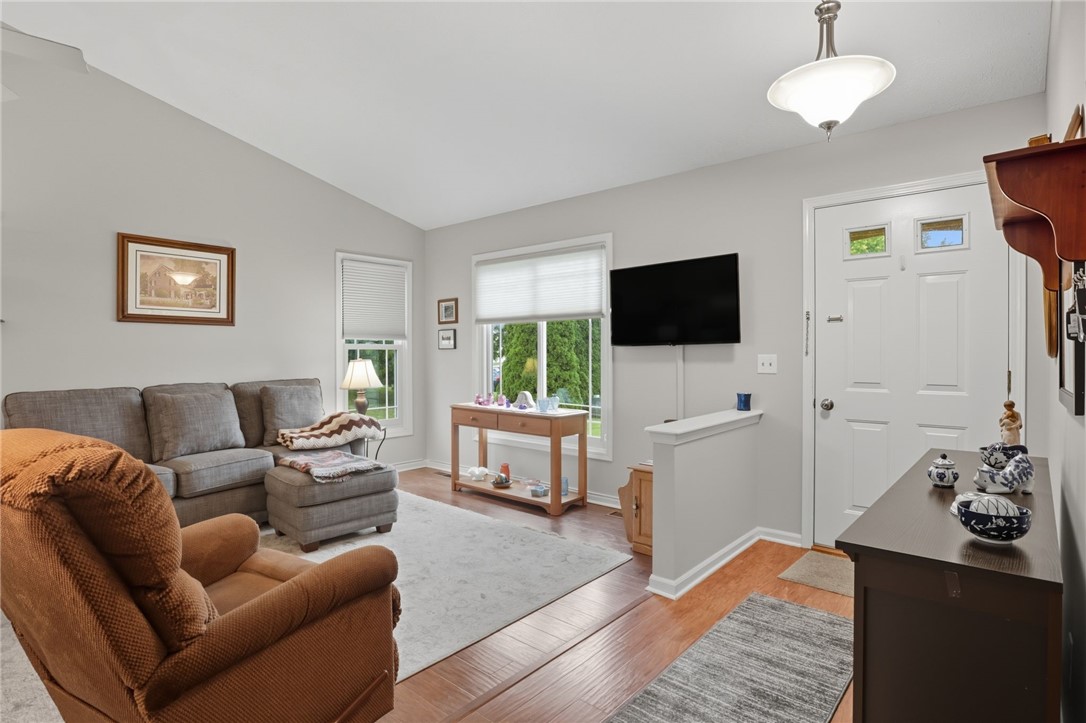 107 Cranbrook Terrace Webster, NY 14580 - Photo 4 of 28 Living room