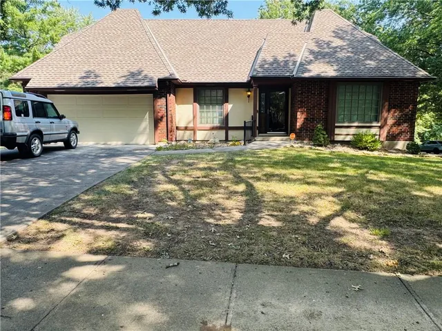 $399,000 | 12800 Locust Street, Kansas City, MO 64145