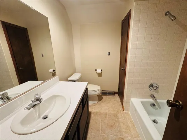 $399,000 | 12800 Locust Street, Kansas City, MO 64145