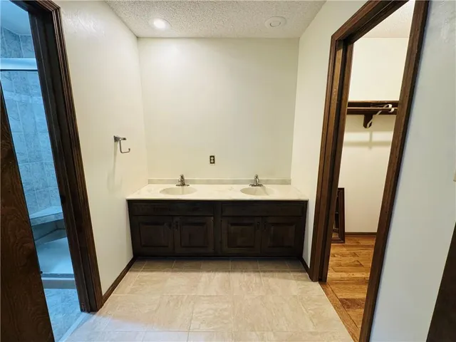 $399,000 | 12800 Locust Street, Kansas City, MO 64145