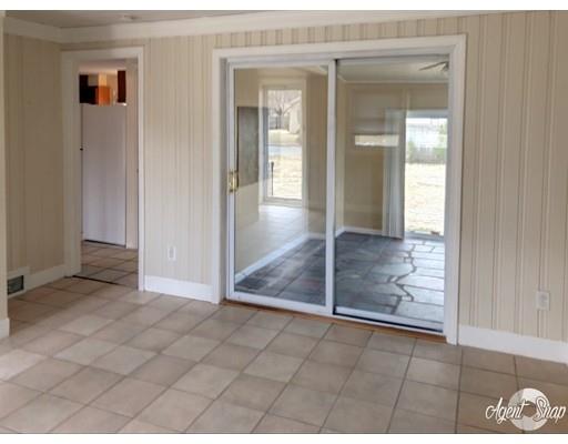 100 Jeffrey Road Springfield, MA 01119 - Photo 9 of 24