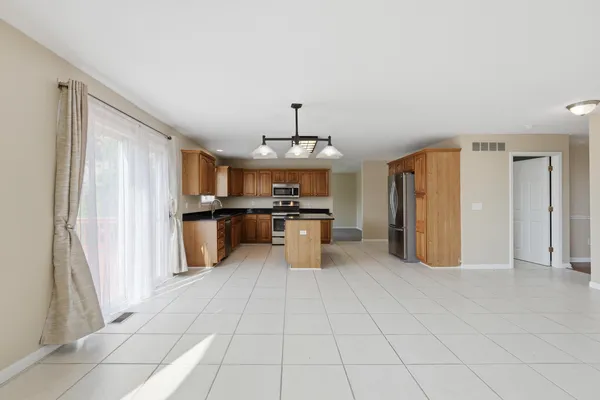 $3,295 | 26493 Isleworth Point, Southfield, MI 48034