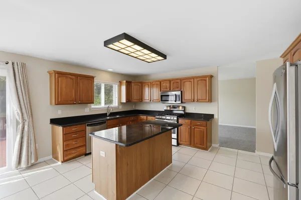 $3,295 | 26493 Isleworth Point, Southfield, MI 48034
