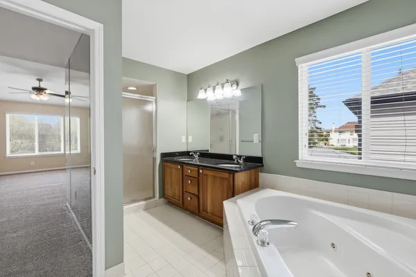 $3,295 | 26493 Isleworth Point, Southfield, MI 48034