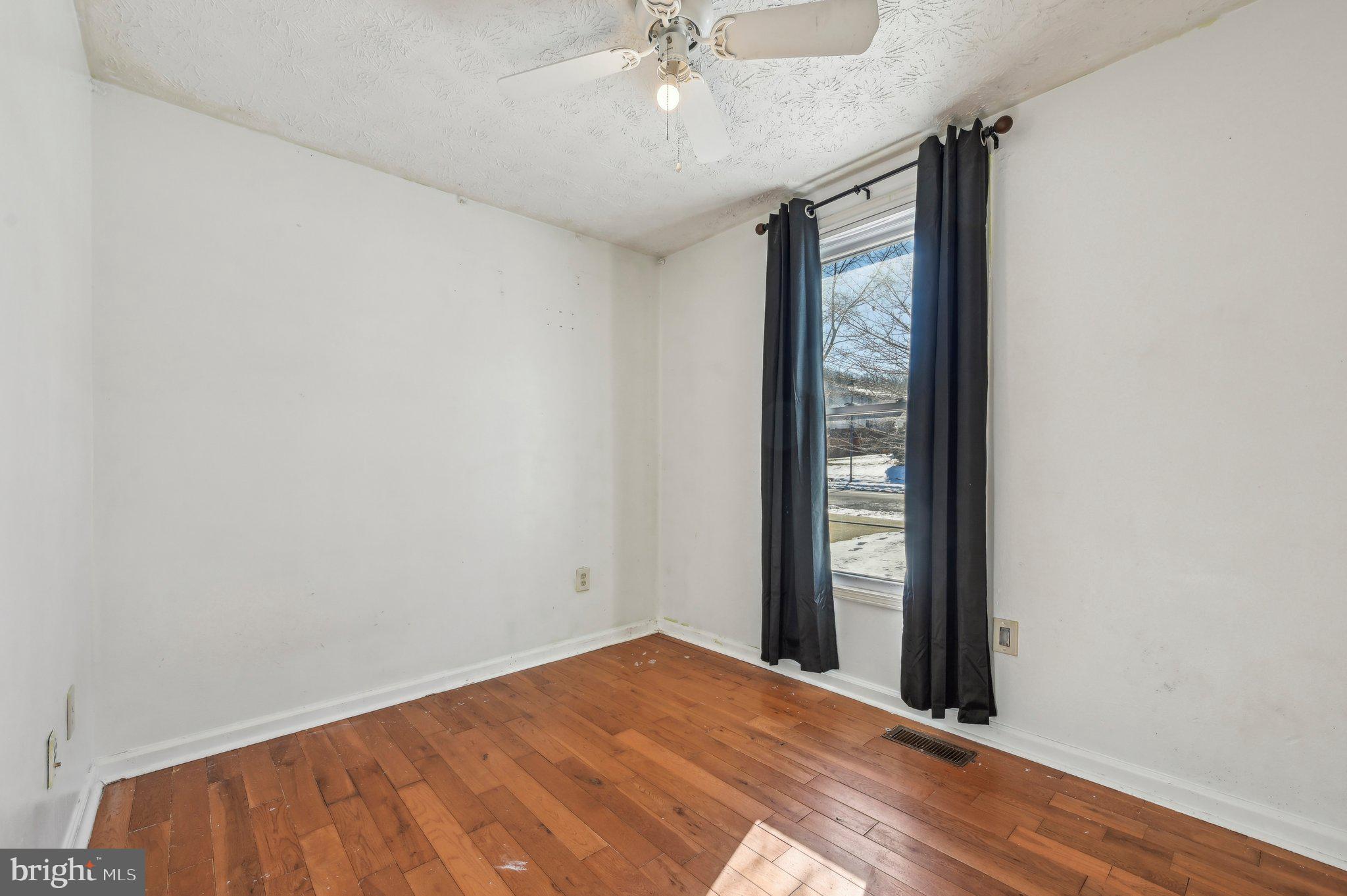 607 Northview Road Mount Airy, MD 21771 - Photo 20 of 45 Bedroom 3