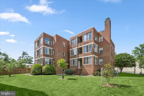 $369,900 | 304 Aspen Street Northwest, Unit 204, Washington, DC 20012