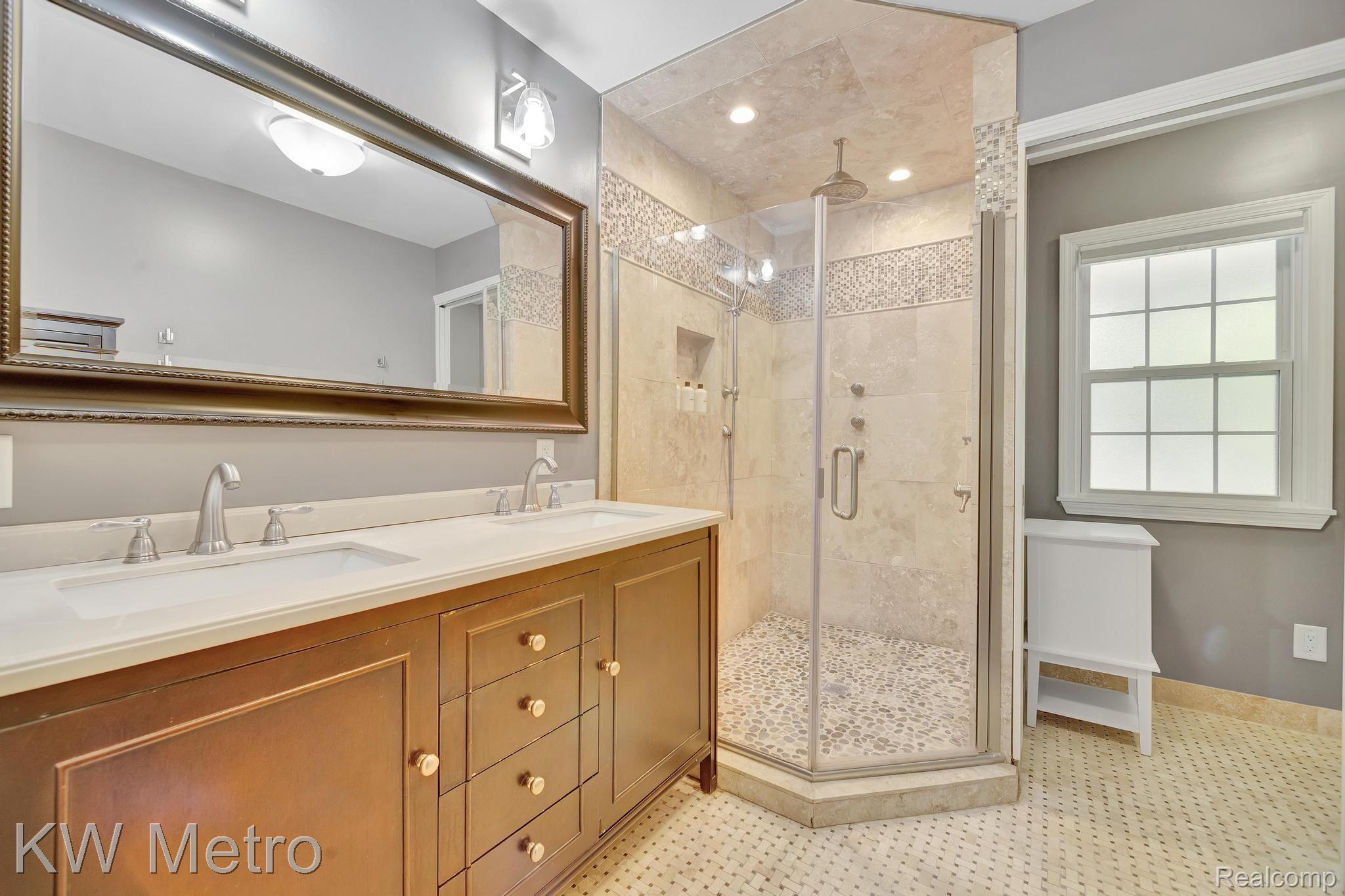 1121 Torrey Road Grosse Pointe, MI 48236 - Photo 24 of 44 Primary Bath