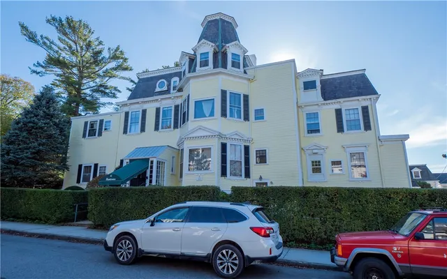 $4,000 | 45 Ayrault Street, Unit 5, Newport, RI 02840