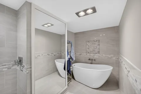 $729,000 | 5380 North Ocean Drive, Unit 12E, Singer Island, FL 33404