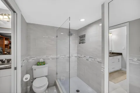 $729,000 | 5380 North Ocean Drive, Unit 12E, Singer Island, FL 33404