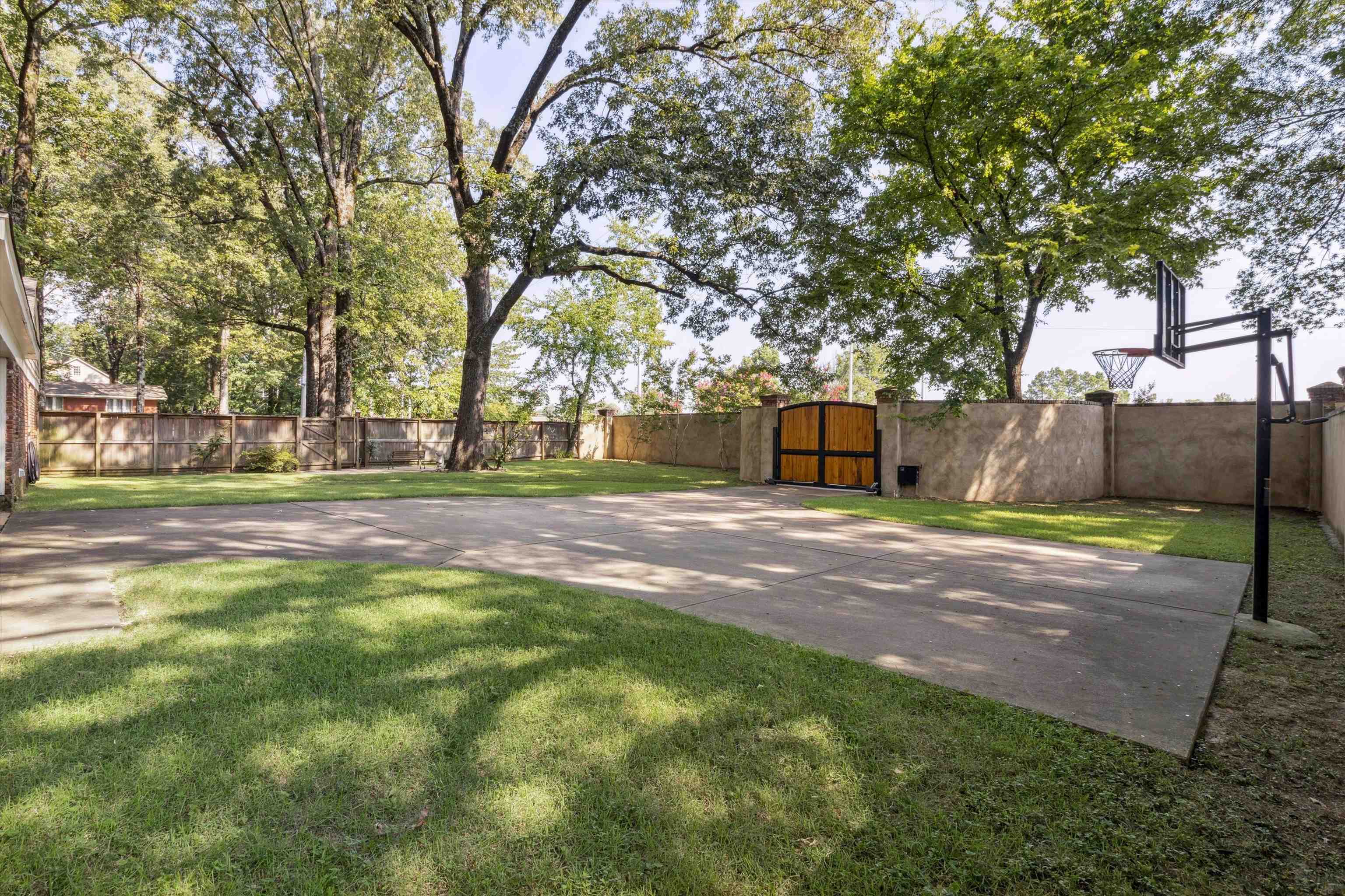 1164 Brookfield Road Memphis, TN 38119 - Photo 6 of 28 Gallery Image 6