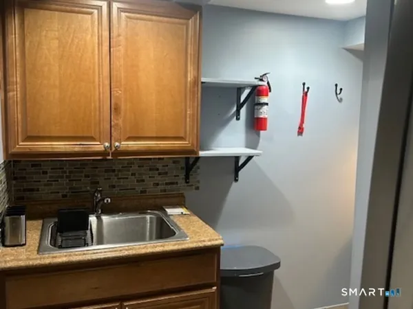 $1,650 | 2136 Barnum Avenue, Stratford, CT 06615