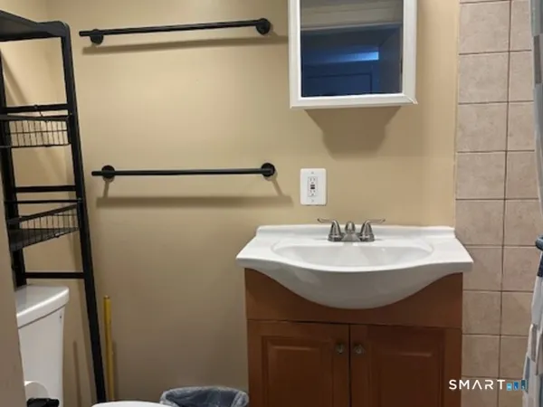 $1,650 | 2136 Barnum Avenue, Stratford, CT 06615