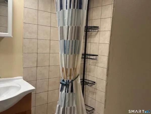 $1,650 | 2136 Barnum Avenue, Stratford, CT 06615