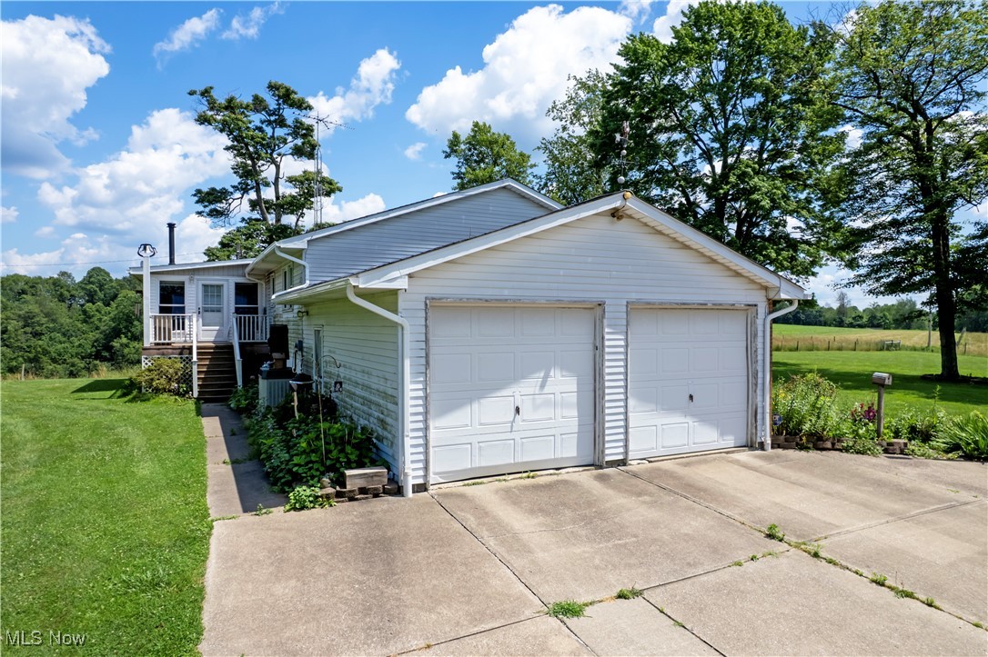 1292 Cinder Road Southeast Carrollton, OH 44615 - Photo 2 of 42