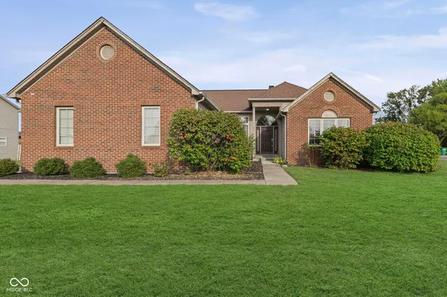 $365,900 | 14901 Windmill Drive, Carmel, IN 46033