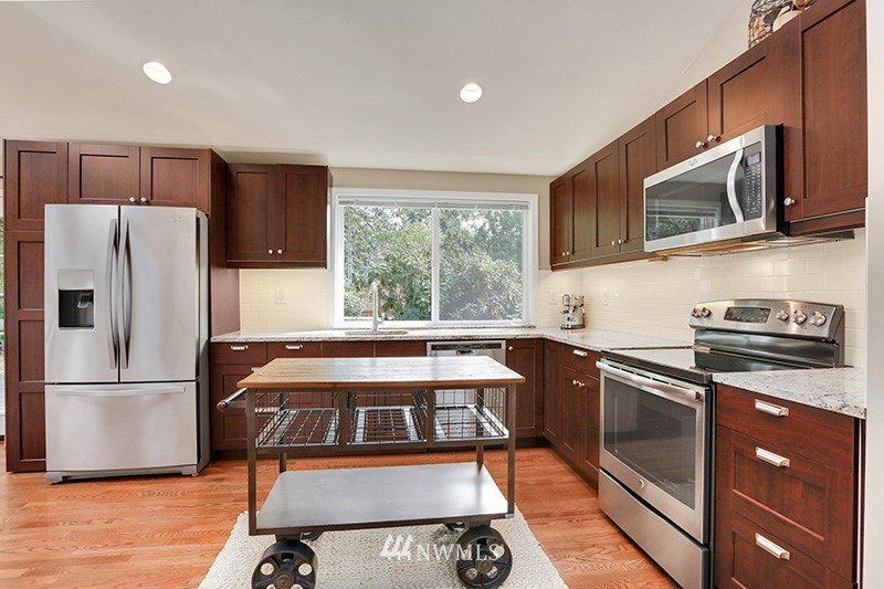 17640 86th Avenue Northeast Bothell, WA 98011 - Photo 11 of 24 Gallery Image 11