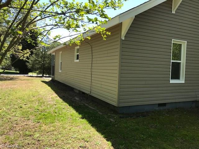 196 Tom Hedrick Road Thomasville, NC 27360 - Photo 5 of 22 Gallery Image 5