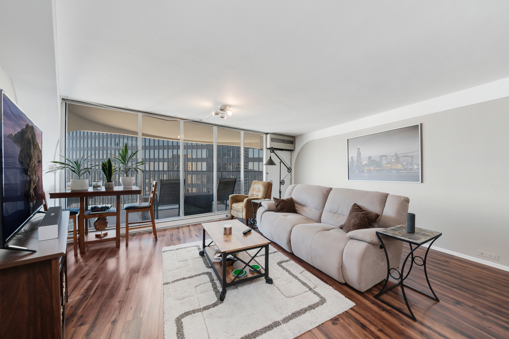 300 North State Street, Unit 5130 Chicago, IL 60654 - Photo 3 of 11