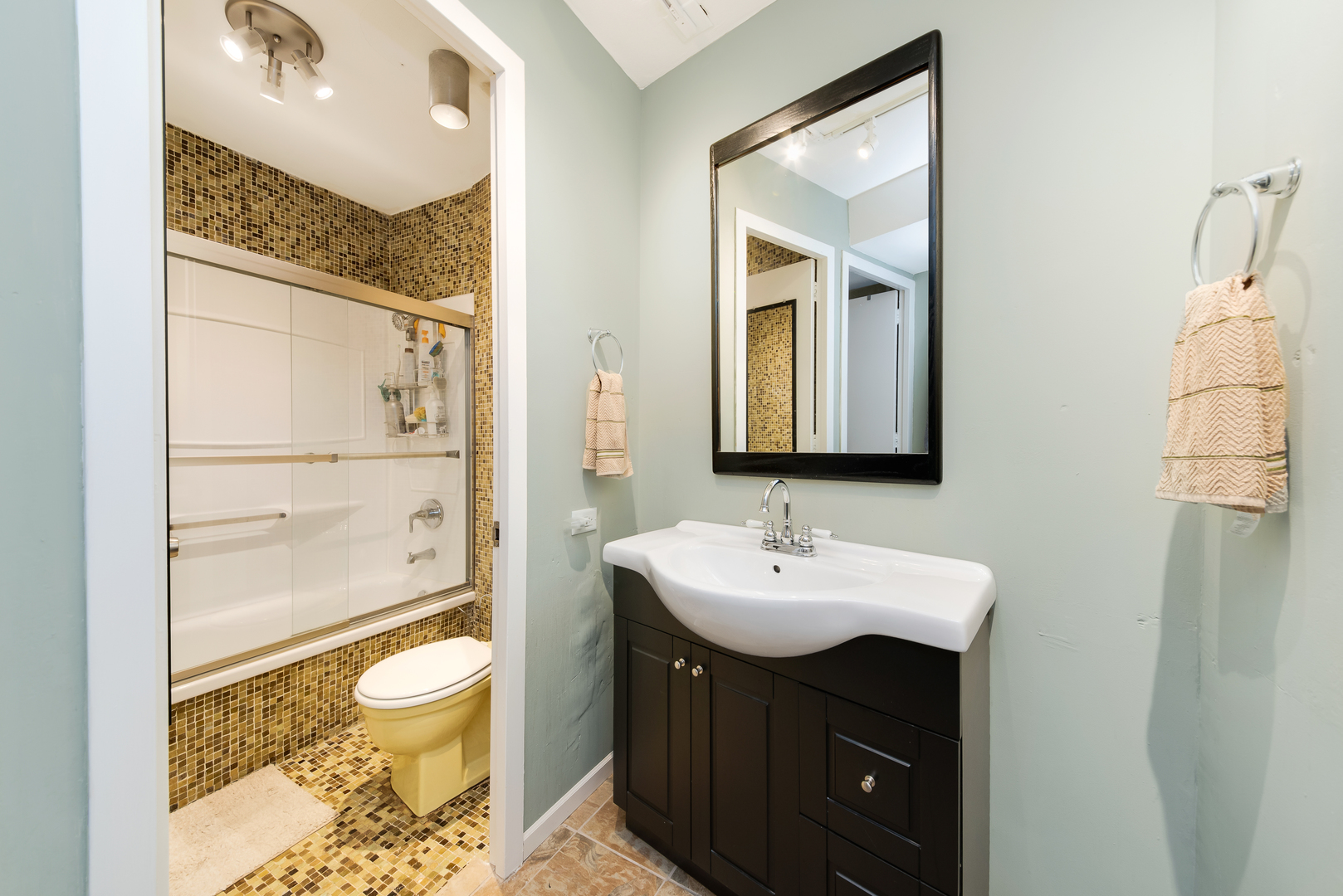 300 North State Street, Unit 5130 Chicago, IL 60654 - Photo 5 of 11