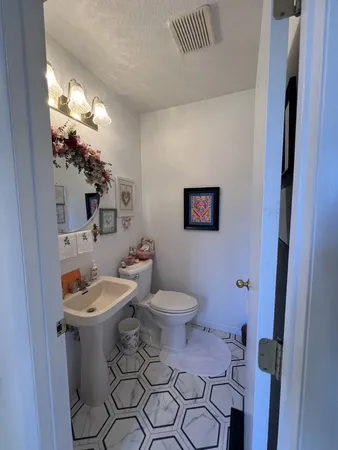 $200,000 | 466 44th Ave Court, Unit 17, East Moline, IL 61244