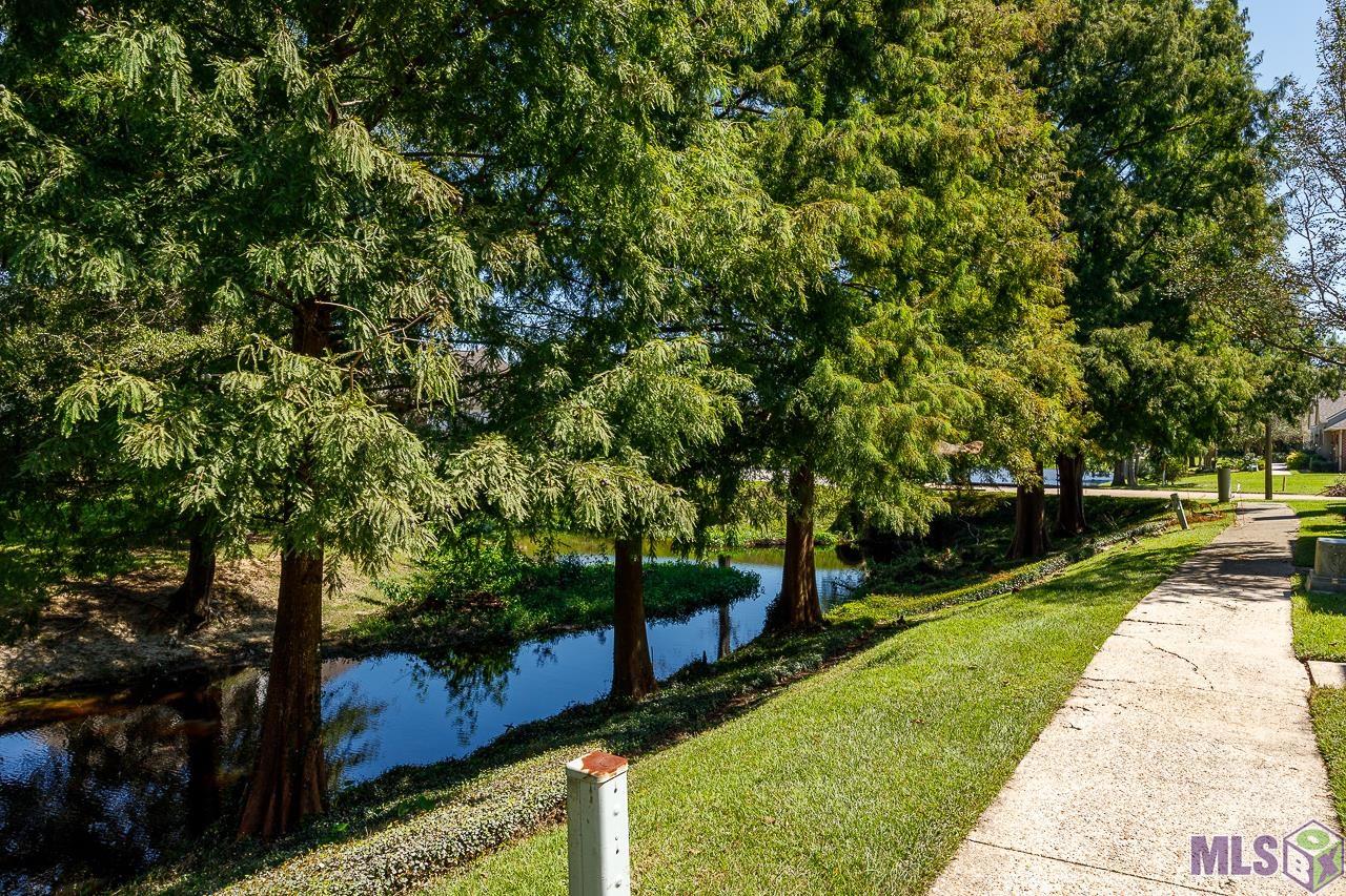 2352 Shadowbrook Drive Baton Rouge, LA 70816 - Photo 3 of 39 Gallery Image 3