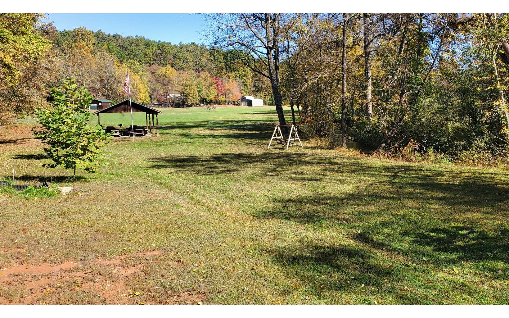 35-37 Squirrel Hunting Road Ellijay, GA 30536 - Photo 5 of 6 a view of a yard with an trees