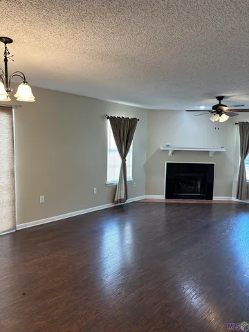 $1,600 | 15550 Riverdale Avenue East, Baton Rouge, LA 70816