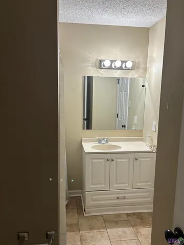 $1,600 | 15550 Riverdale Avenue East, Baton Rouge, LA 70816