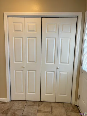 $1,600 | 15550 Riverdale Avenue East, Baton Rouge, LA 70816