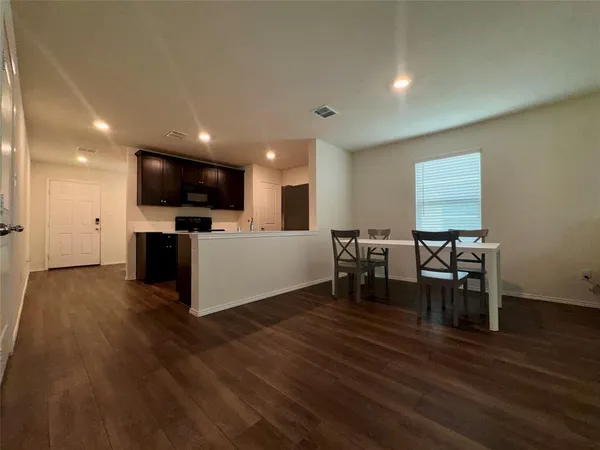 $2,000 | 4032 Renee Drive, Dallas, TX 75227