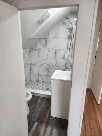 $1,900 | 806 Oliver Avenue, Unit 2, Westbury, NY 11590