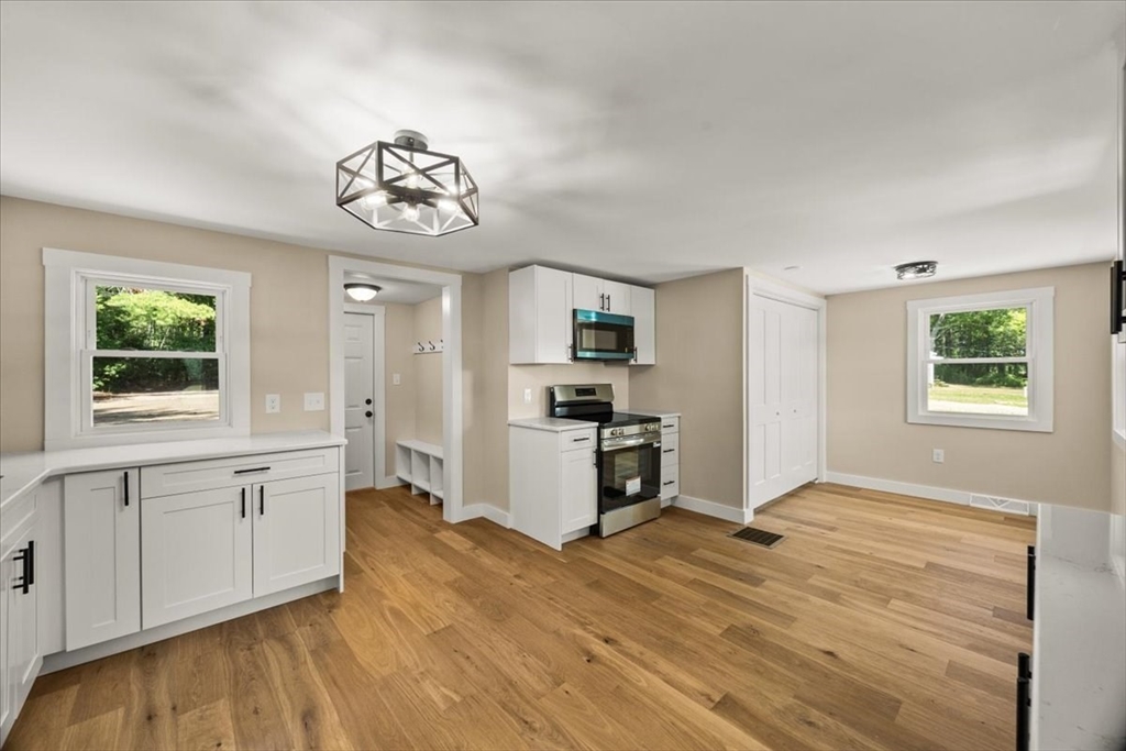 521 Marys Pond Road Rochester, MA 02770 - Photo 8 of 42
