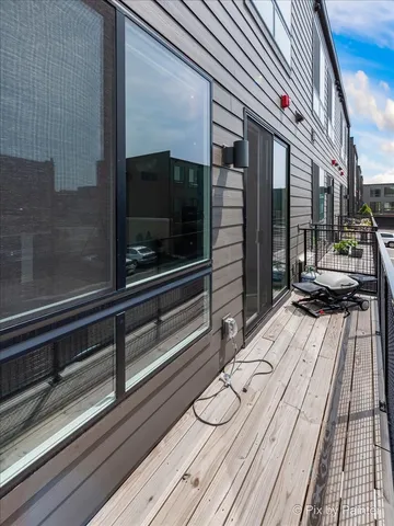 $525,000 | 2333 Alumni Drive, Schaumburg, IL 60173