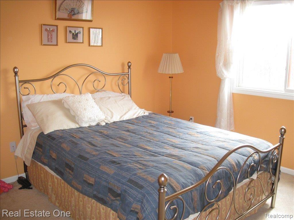 2041 Somerville Road Rochester, MI 48307 - Photo 16 of 20 Bedroom # 2