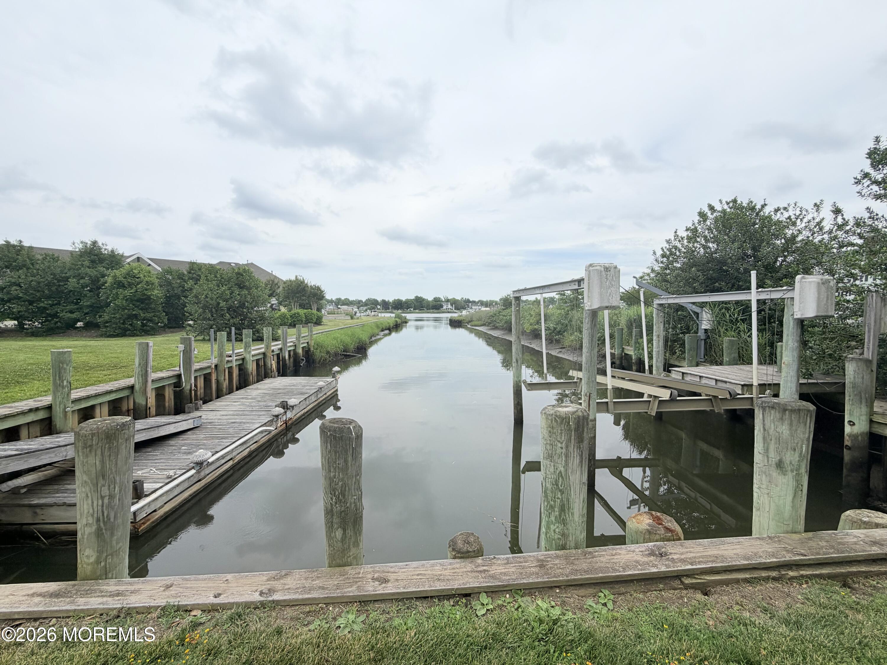 68 Goose Neck Point Road Oceanport, NJ 07757 - Photo 4 of 32 IMG_2832