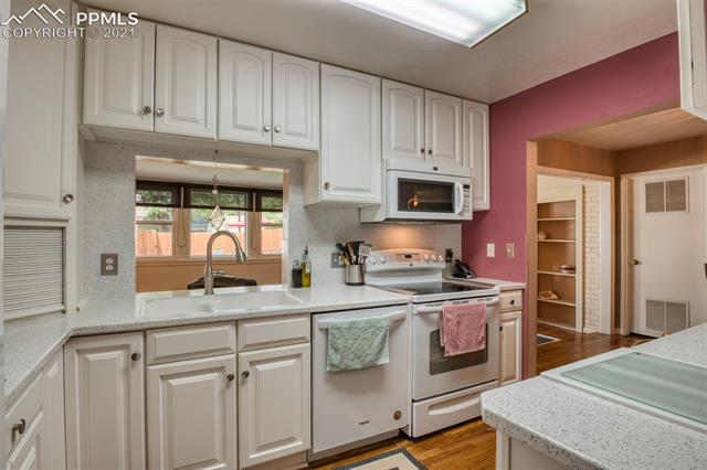816 Valley Road Colorado Springs, CO 80904 - Photo 14 of 33