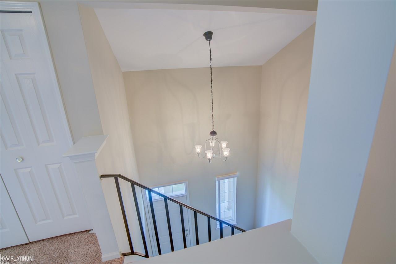 1868 Flagstone Circle Rochester, MI 48307 - Photo 4 of 41 50009521-3.JPG