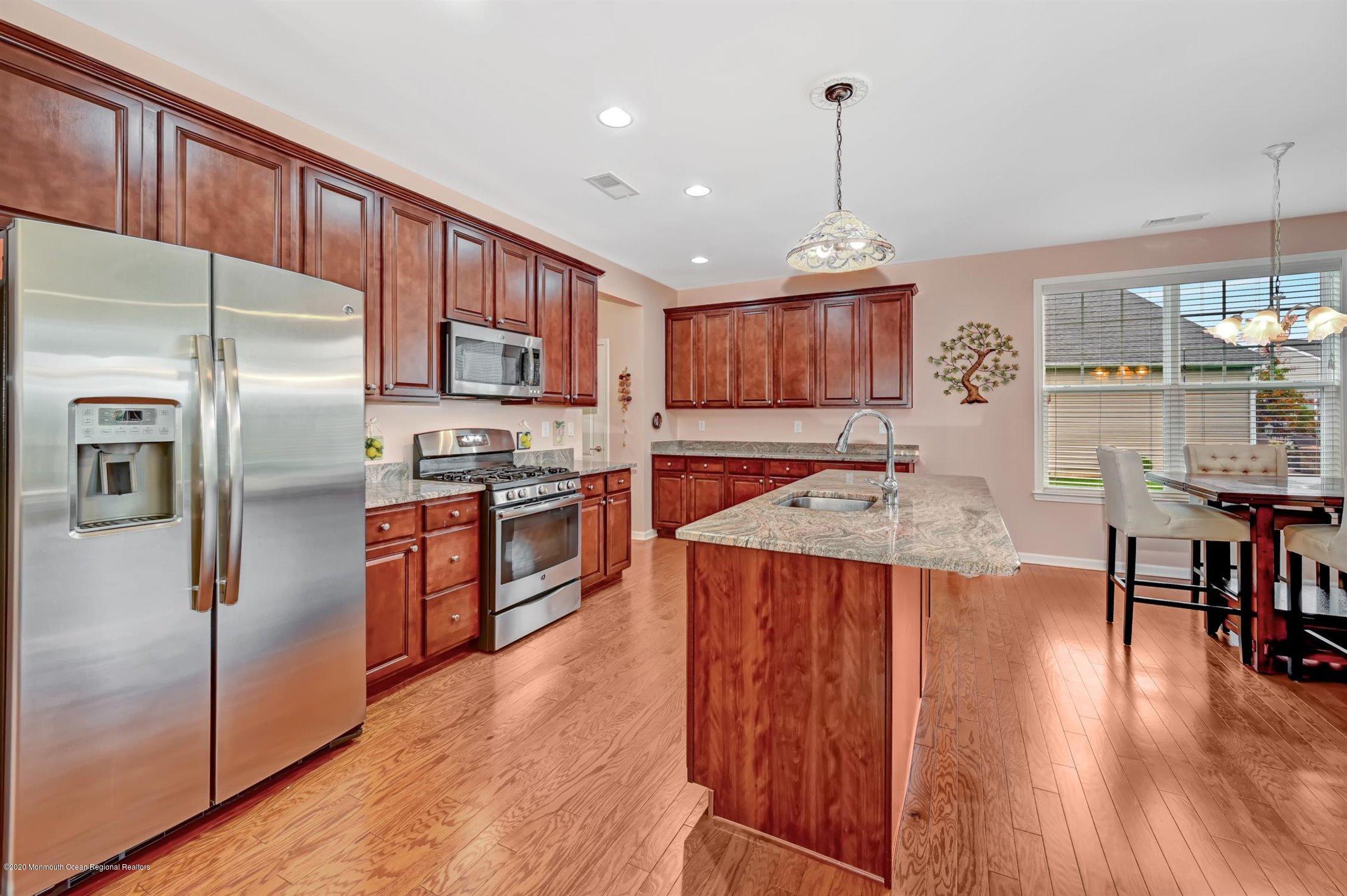 24 Denerail Road Manalapan, NJ 07726 - Photo 14 of 52 06-Kitchen